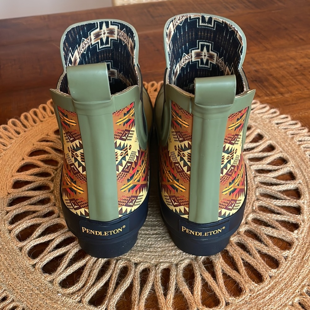 Pendleton Chelsea Rain Boots - Picture 3 of 11